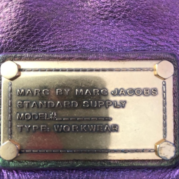 Rare Marc Jacobs holographic napa, leather crossbody bag. - Picture 5 of 13